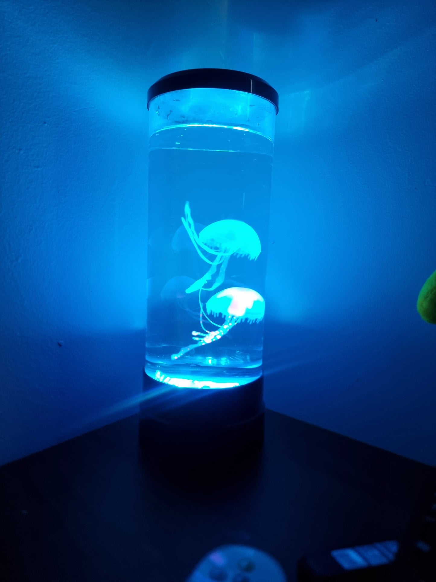 Luz nocturna con forma de medusa